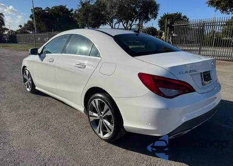 2019 Mercedes-Benz Cla 250 z USA, uszkodzony, nr VIN WDDSJ4EB4KN738662